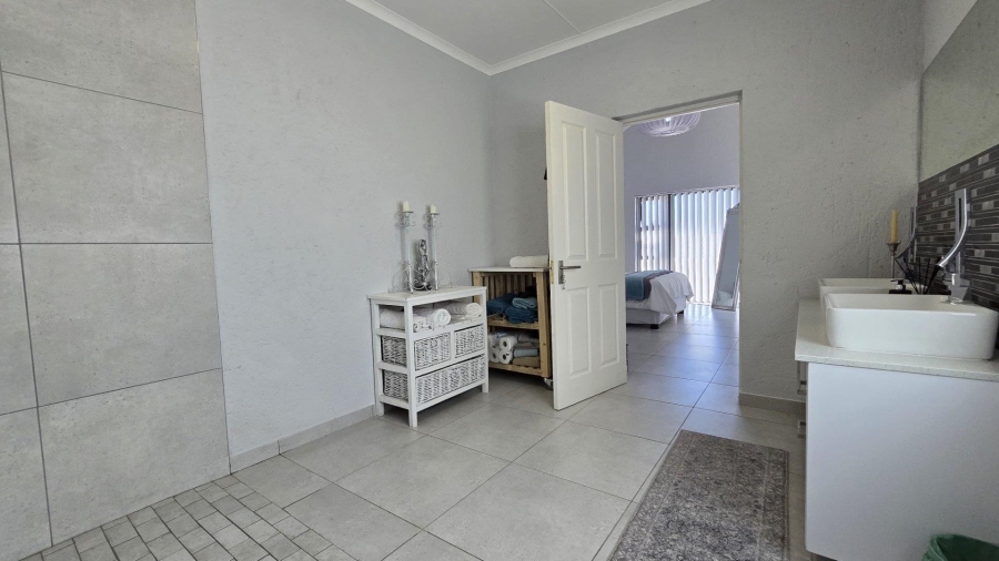 3 Bedroom Property for Sale in Da Gama Bay Western Cape